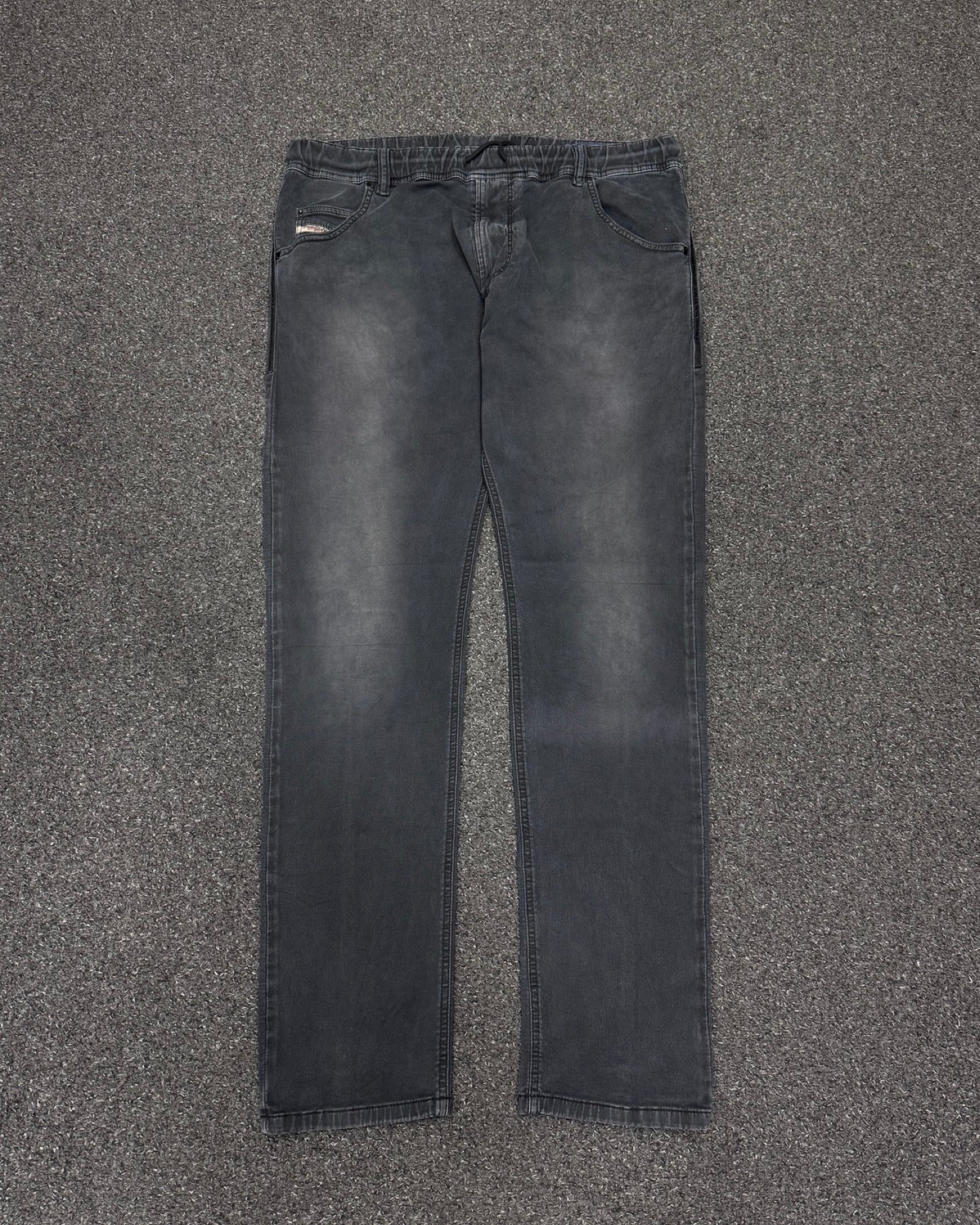 DIESEL INDUSTRY SLIM SKINNY W36L32