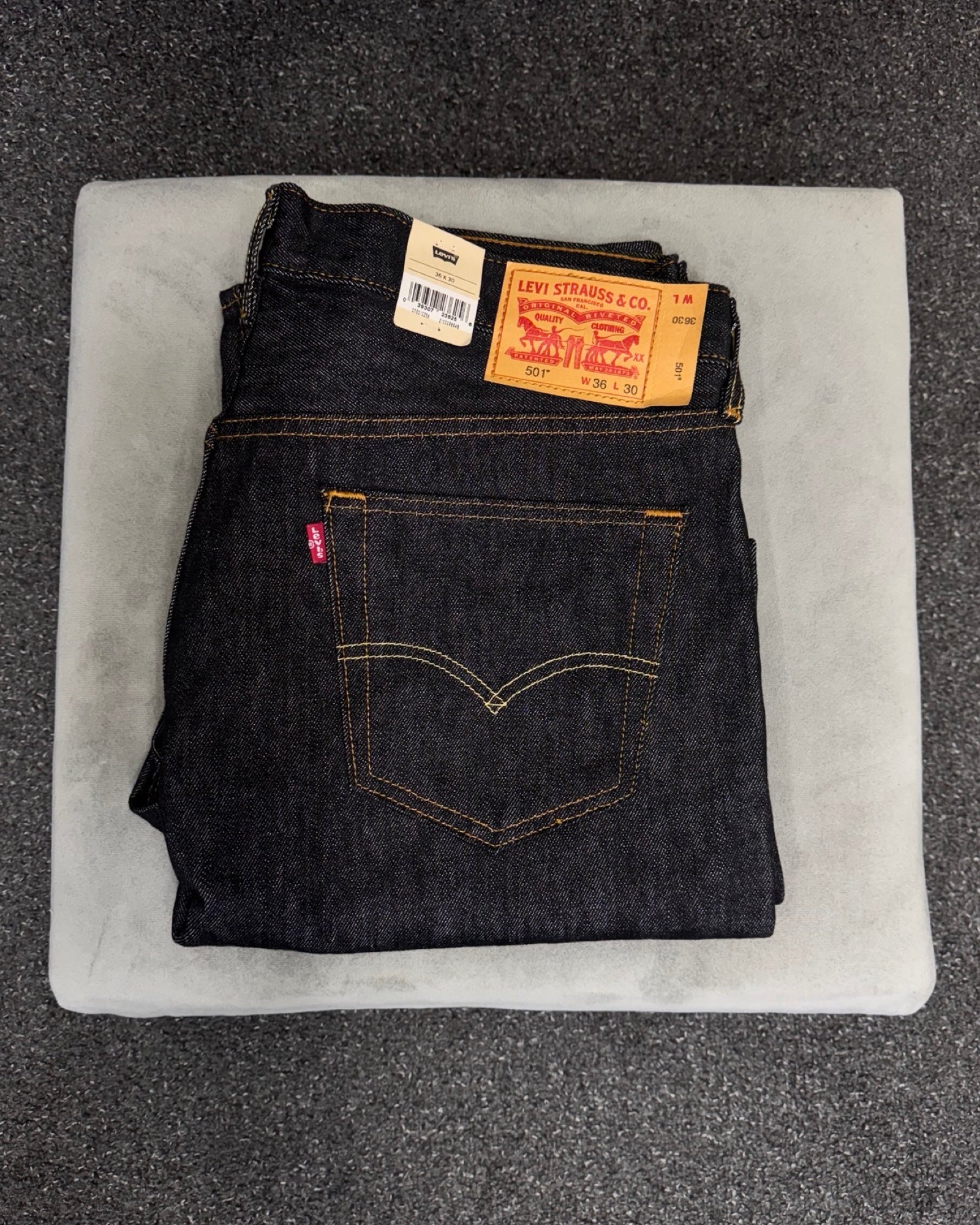 LEVI'S 501 w36l30