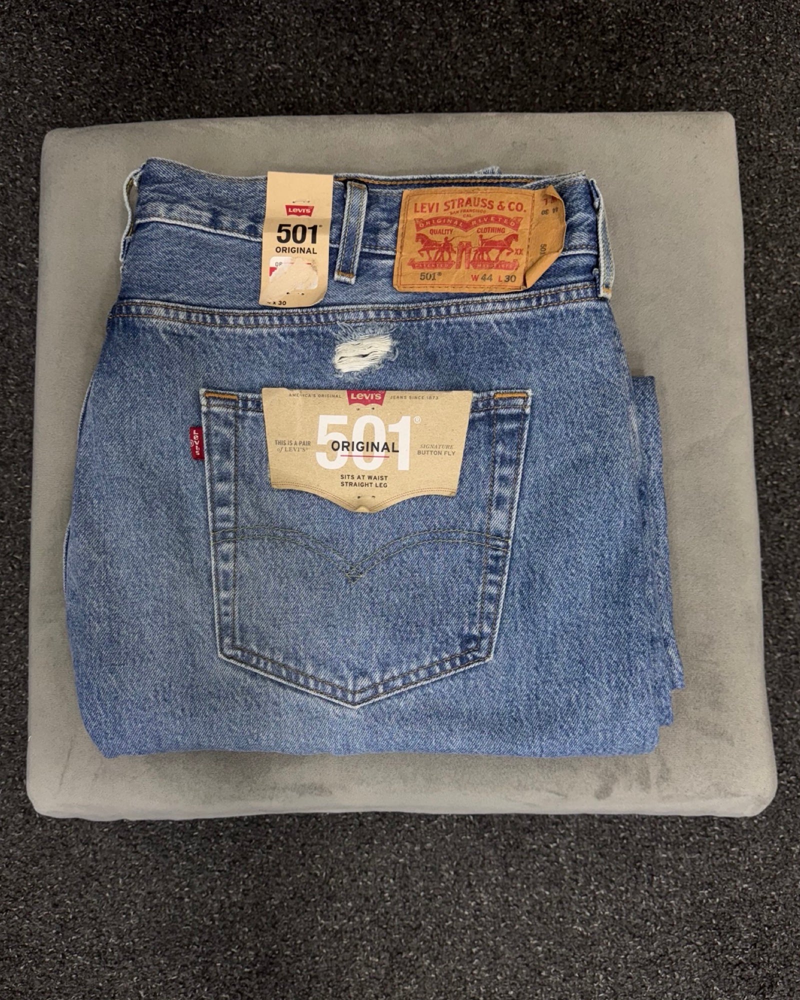 LEVI'S 501 w44l30