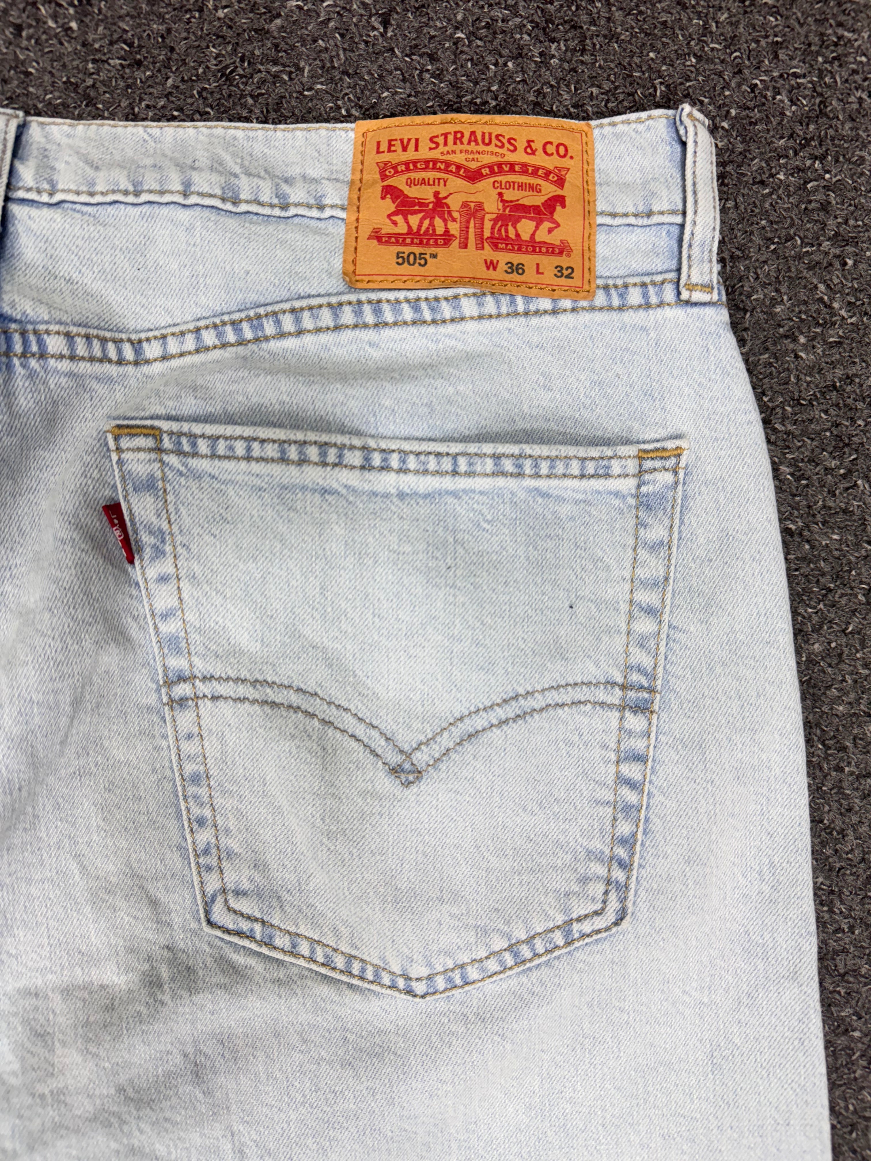 LEVI'S 505 w36l32
