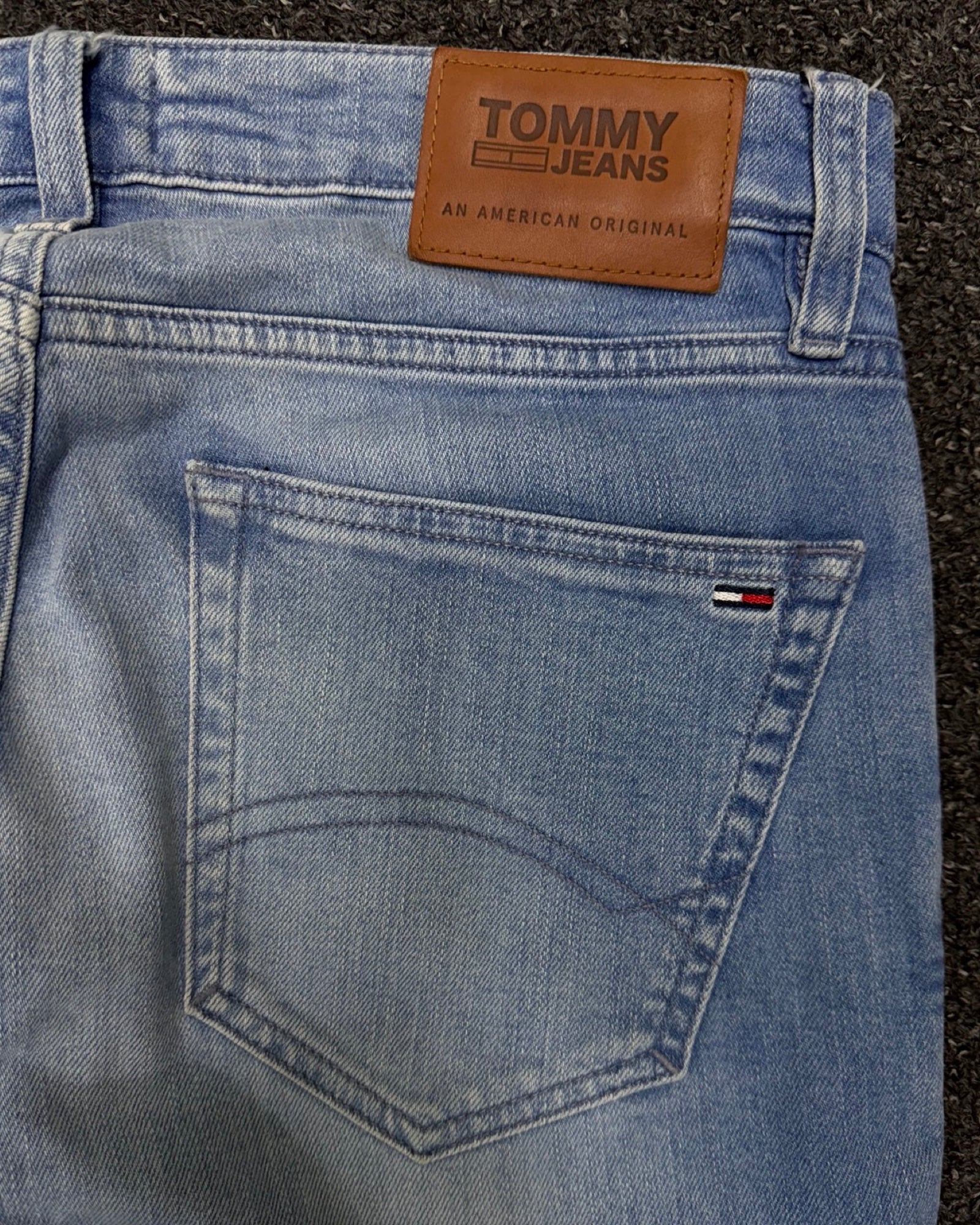 TOMMY HILFIGER Slim w30l30