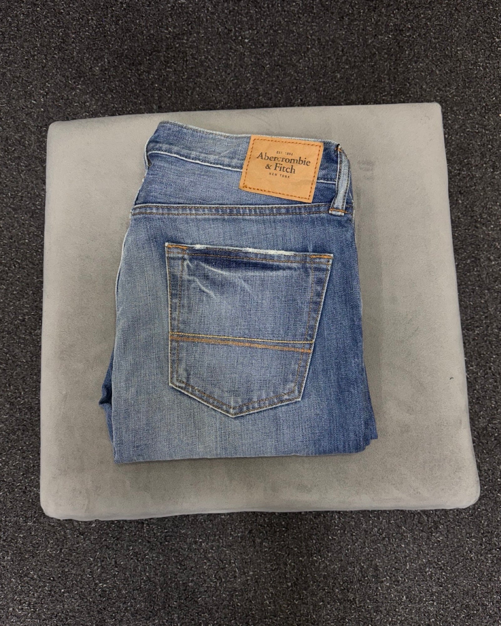 ABERCROMBIE&FITCH REGULAR W33L34