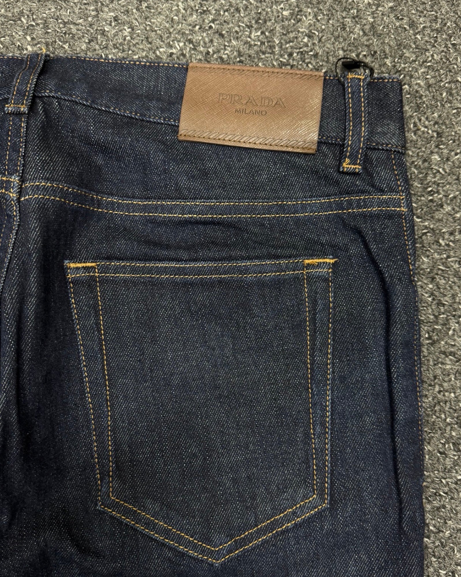 PRADA REGULAR W31L32